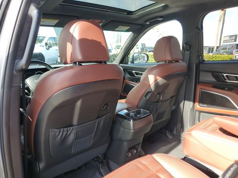 Used 2024 Kia Telluride SX Prestige image 17