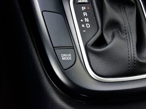 Certified 2025 Kia Soul LX w/ LX Technology Package FWD image 23