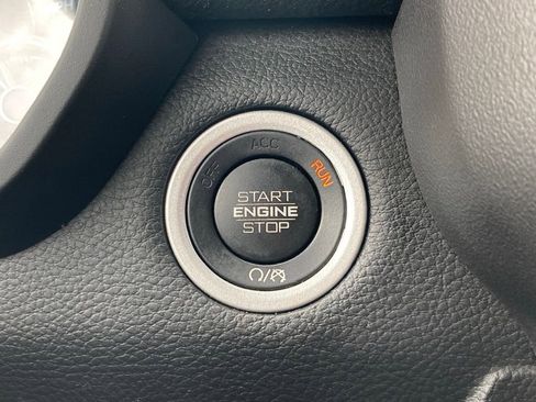 Used 2024 RAM 1500 Laramie RWD image 20