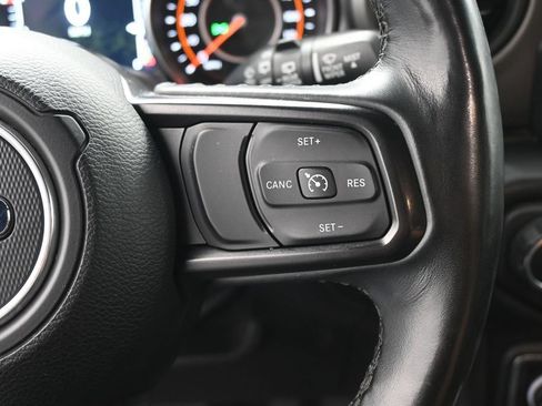 Used 2022 Jeep Wrangler Unlimited Sport w/ Sun And Sound Package AWD/4WD image 2