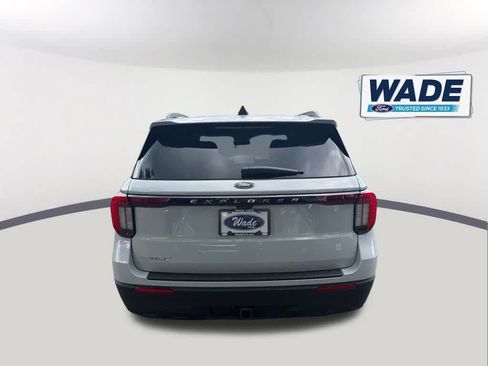 New 2026 Ford Explorer Active RWD image 6