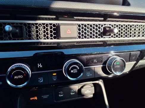 Certified 2025 Honda Civic Sport Touring image 8