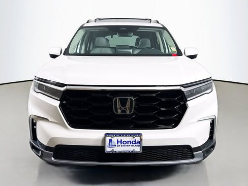 Used 2023 Honda Pilot Touring image 2