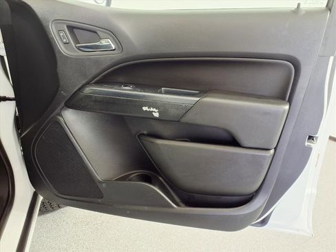 Used 2021 Chevrolet Colorado LT w/ Fleet Safety Package image 5