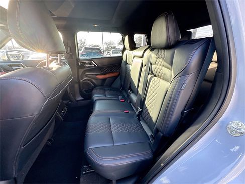 Used 2023 Mitsubishi Outlander SEL image 27