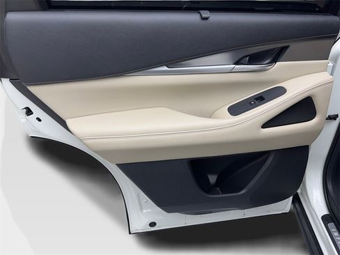 Used 2023 INFINITI QX60 Luxe w/ Cargo Package image 38