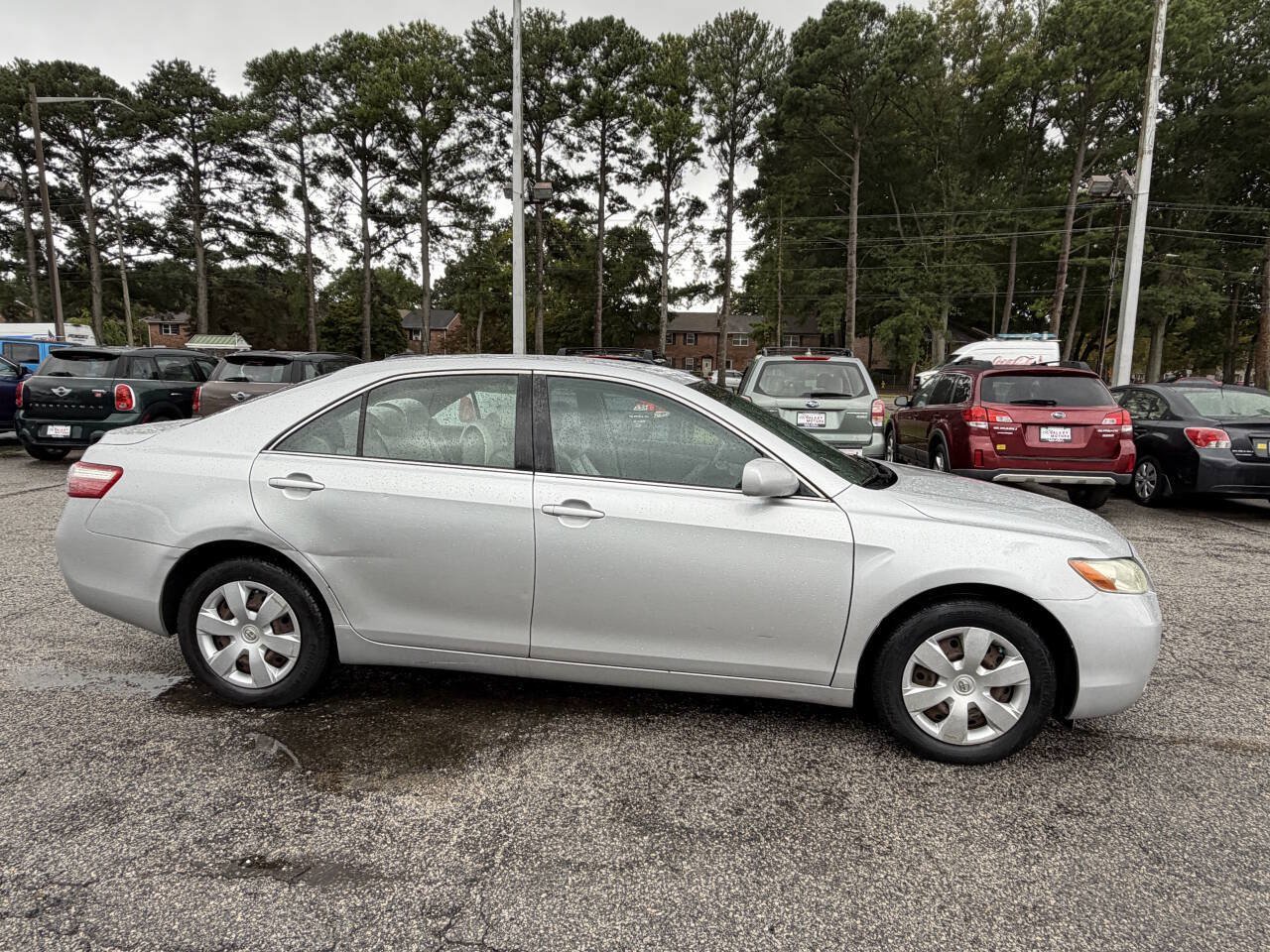 Used 2009 Toyota Camry LE FWD image 6