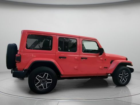 Used 2026 Jeep Wrangler Unlimited Sahara AWD/4WD image 30