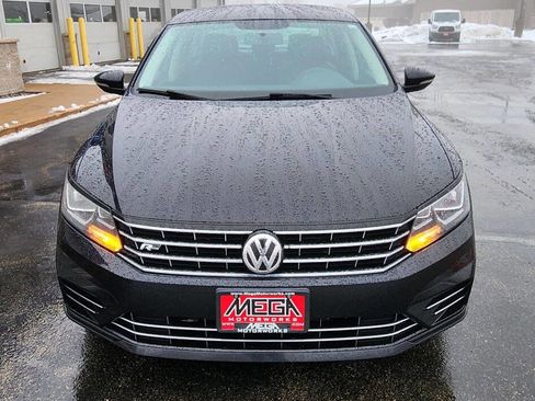 Used 2018 Volkswagen Passat 2.0T R-Line image 11