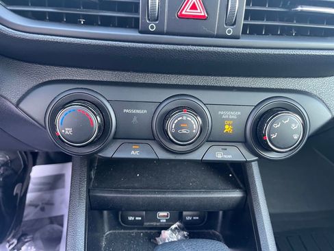 Used 2022 Kia Forte LXS image 13