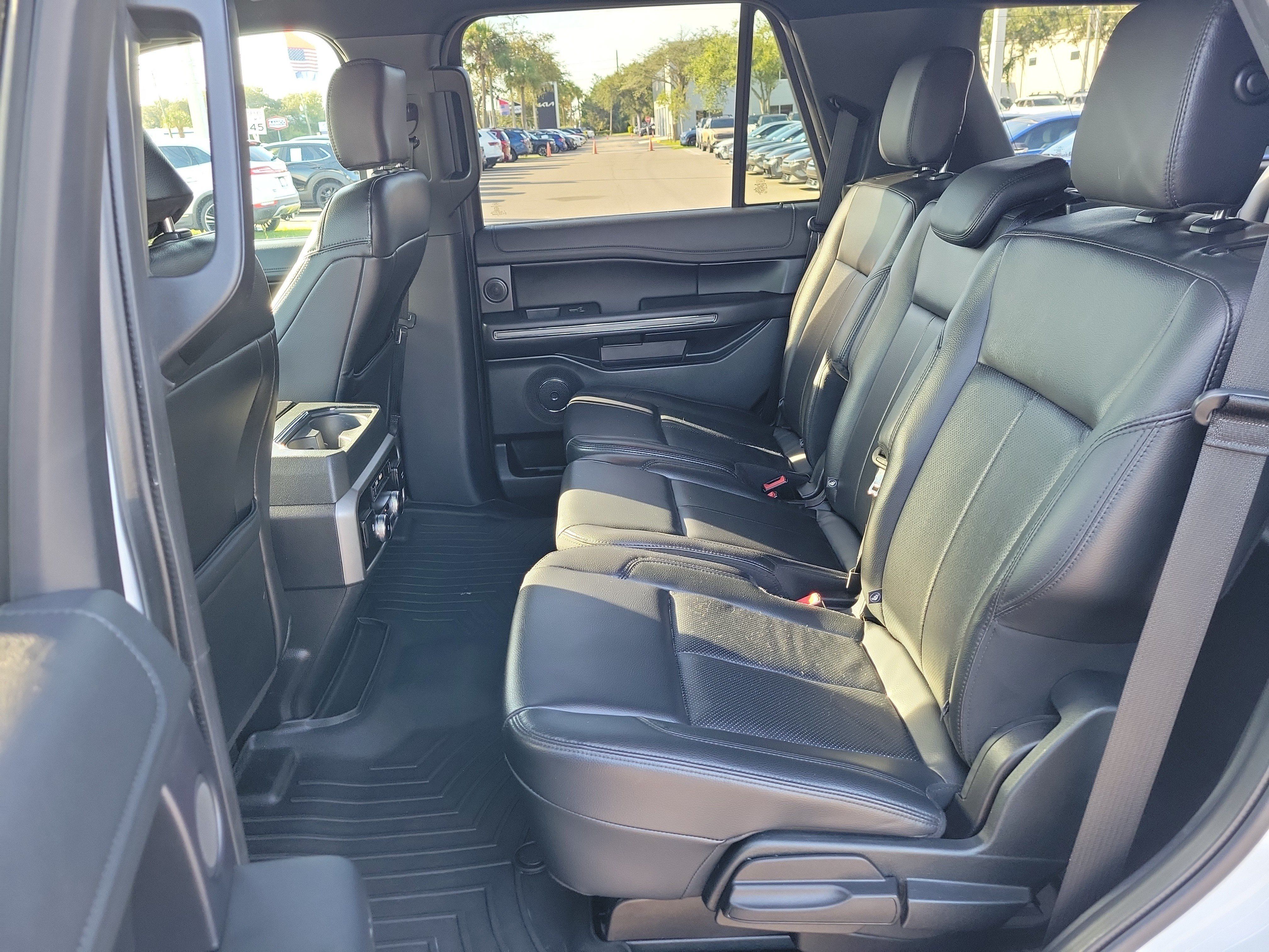 Used 2019 Ford Expedition XLT w/ Equipment Group 202A RWD image 16