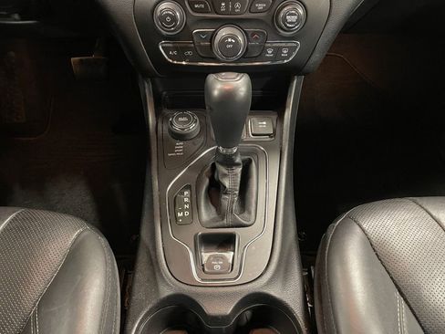 Used 2020 Jeep Cherokee Latitude Lux w/ Quick Order Package 26H Lux image 11