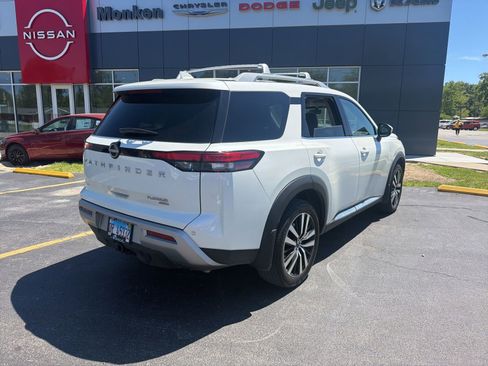 Certified 2023 Nissan Pathfinder Platinum AWD/4WD image 2