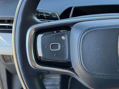 Used 2024 Lincoln Nautilus Reserve image 11