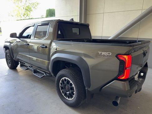 Used 2024 Toyota Tacoma TRD Sport image 13