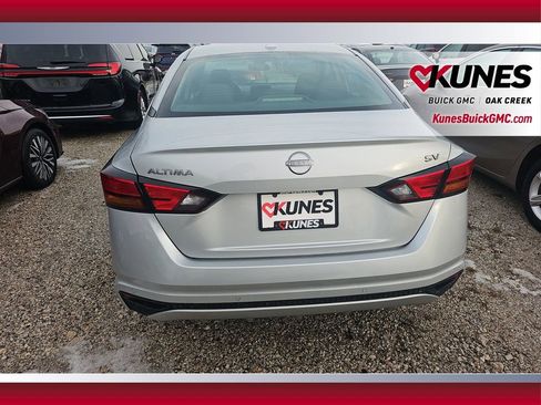 Used 2024 Nissan Altima 2.5 SV image 21