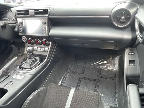 Used 2023 Toyota GR86 Premium w/ ALL Weather Mat Package (TMS) image 15