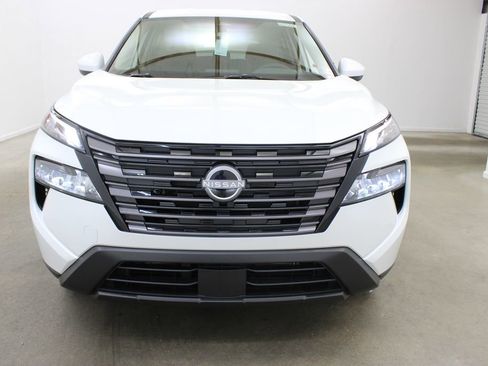 New 2026 Nissan Rogue SV image 7