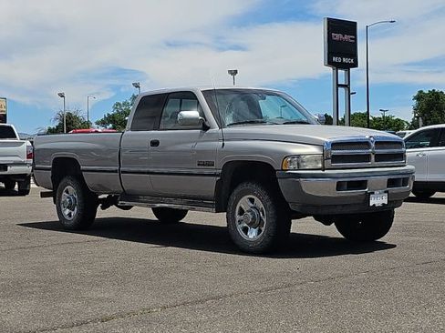 Used 1997 Dodge Ram 2500 Truck 4x4 Club Cab image 2