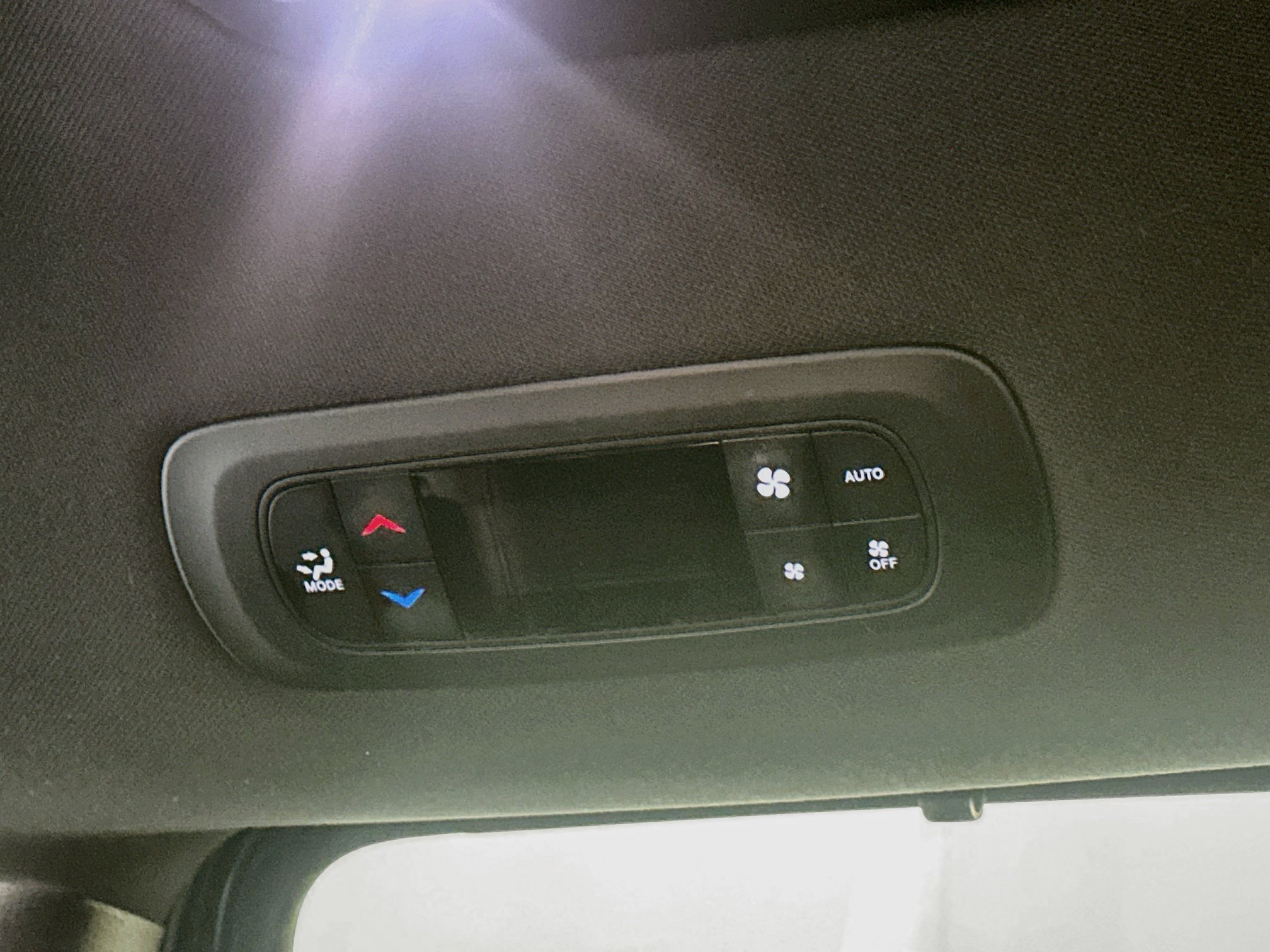 Used 2025 Chrysler Pacifica Select FWD image 25