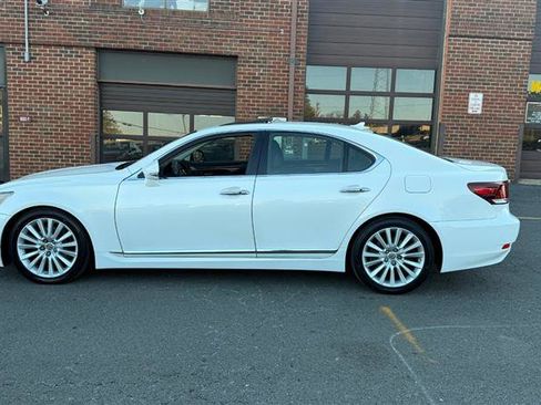 Used 2013 Lexus LS 460 w/ Comfort Pkg image 18
