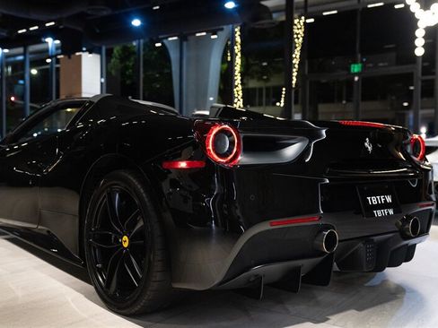 Used 2018 Ferrari 488 Spider RWD image 40