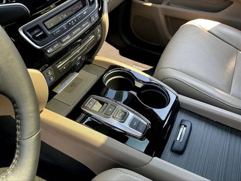 Used 2022 Honda Pilot Elite image 20