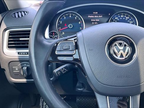 Used 2011 Volkswagen Touareg VR6 AWD/4WD image 24