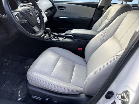 Used 2014 Toyota Avalon XLE image 5