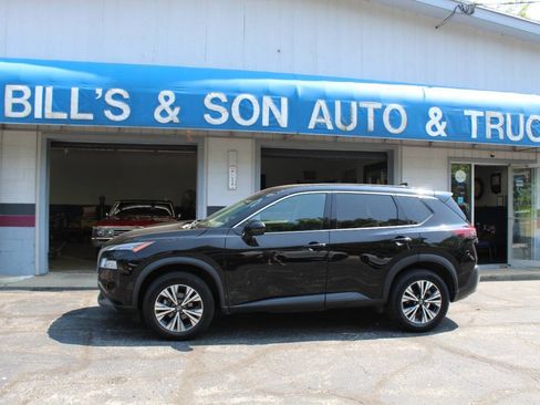 Used 2021 Nissan Rogue SV AWD/4WD image 1