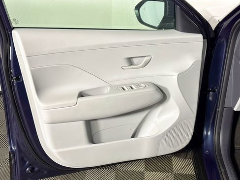 Used 2025 Hyundai Kona SEL image 10