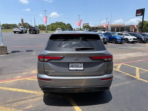 Used 2024 Mitsubishi Outlander SE Black Edition FWD image 7