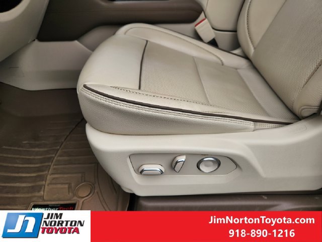 Used 2026 GMC Yukon Denali AWD/4WD image 25