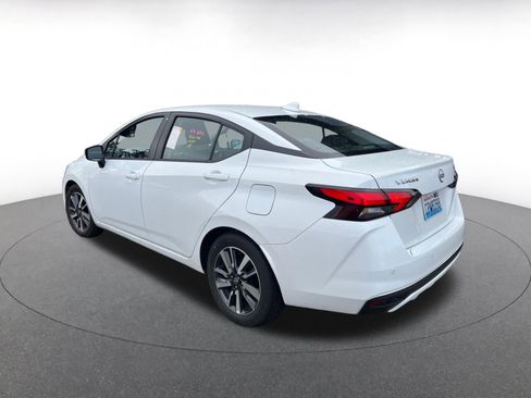 Used 2025 Nissan Versa SV image 5