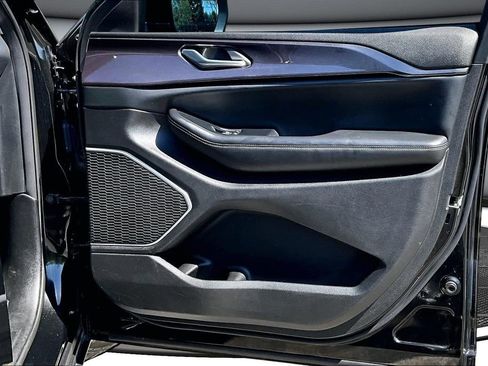 Used 2022 Jeep Grand Cherokee Laredo w/ Luxury Tech Group I image 28