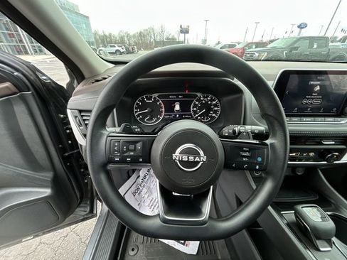 Used 2023 Nissan Rogue SV image 20