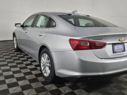 Used 2018 Chevrolet Malibu LT image 6
