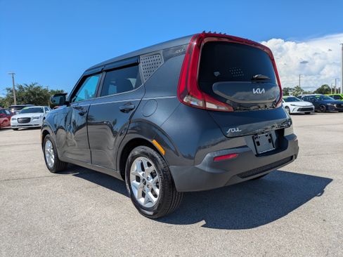 Used 2022 Kia Soul S FWD image 6