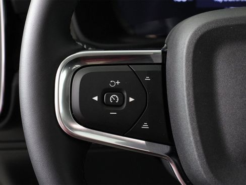 Used 2026 Volvo XC40 B5 Ultra w/ Climate Package image 10