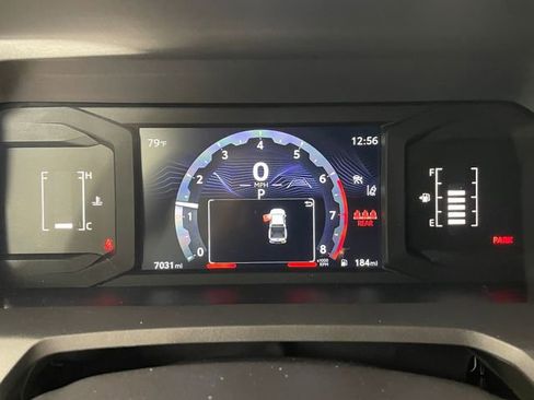 Used 2025 Toyota Tacoma SR5 AWD/4WD image 5