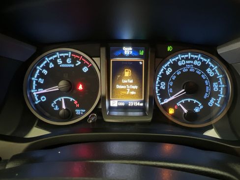 Used 2023 Toyota Tacoma TRD Sport AWD/4WD image 16