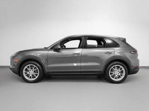 Certified 2025 Porsche Cayenne image 2
