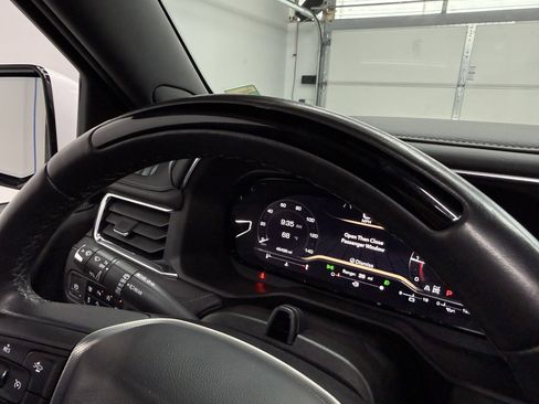 Used 2023 GMC Yukon Denali image 17