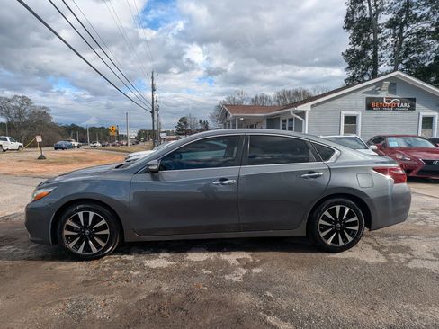 Used 2018 Nissan Altima 2.5 SL FWD image 3