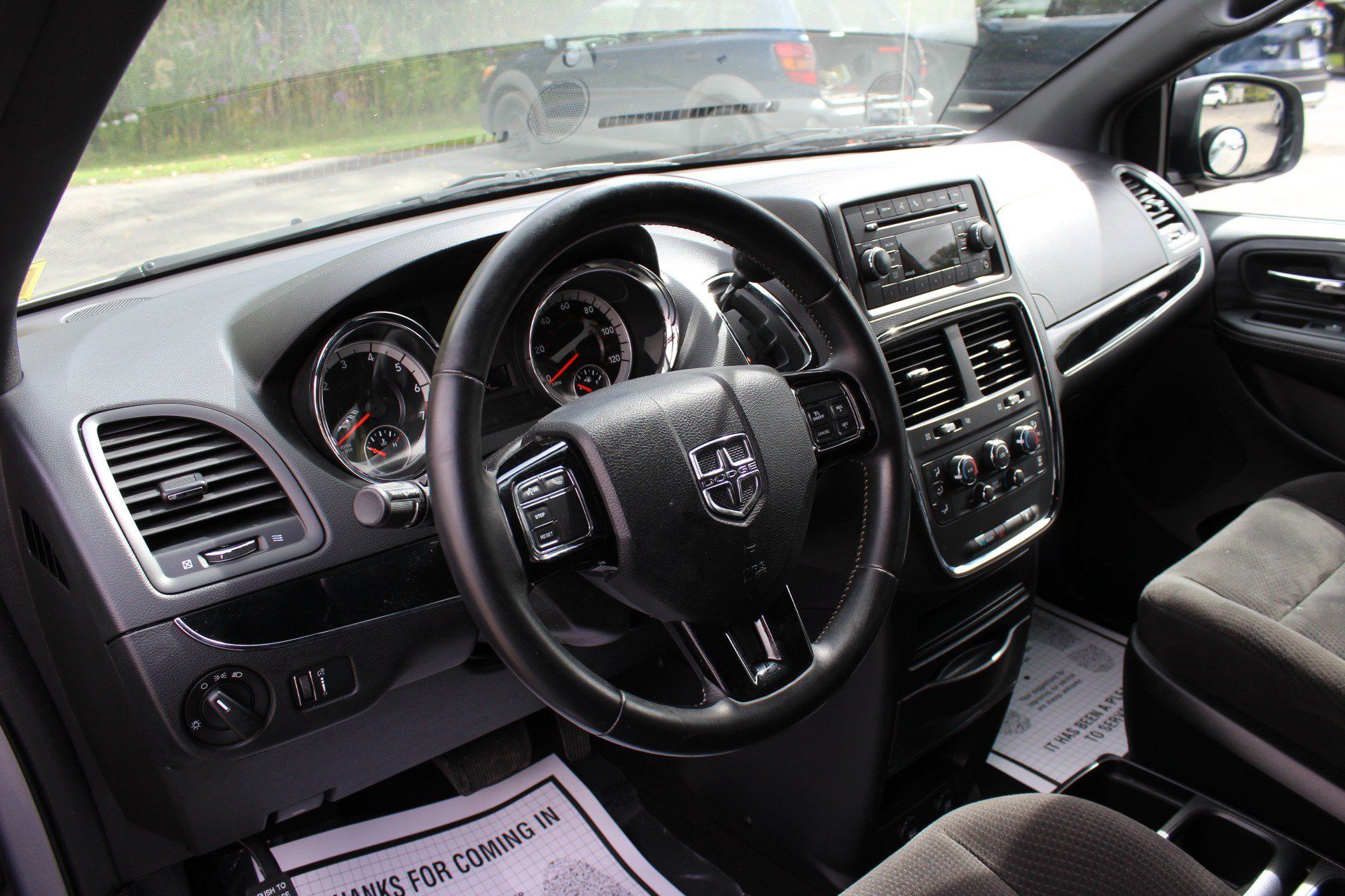 Used 2017 Dodge Grand Caravan SE FWD image 18