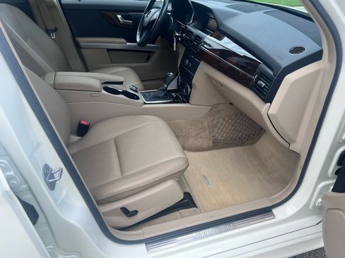 Used 2011 Mercedes-Benz GLK 350 2WD image 16