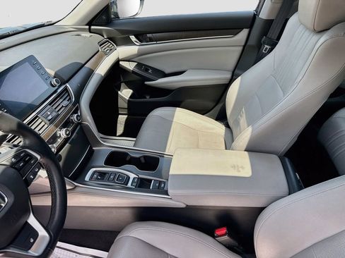 Used 2020 Honda Accord Touring image 26