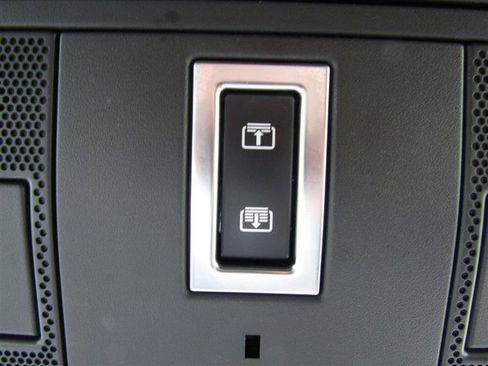 Used 2020 Jaguar E-PACE image 26