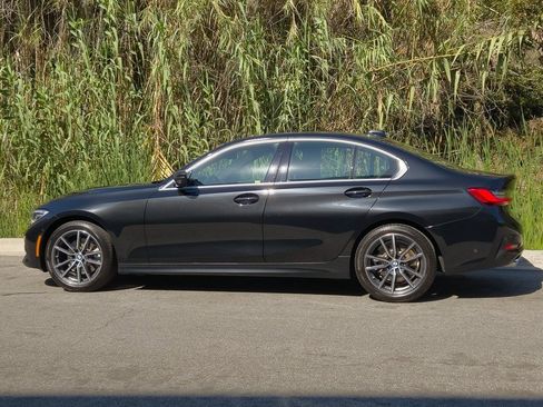 Used 2021 BMW 330i Sedan w/ Premium Package image 28