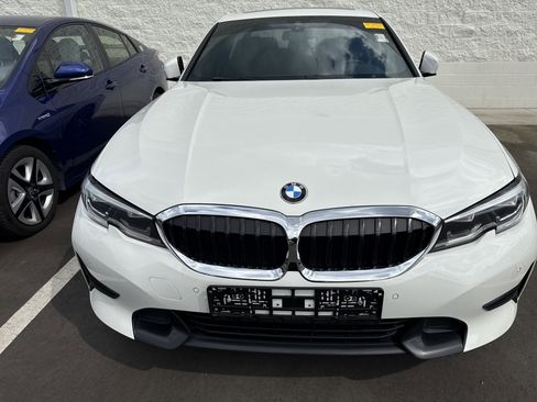 Used 2020 BMW 330i Sedan w/ Convenience Package image 3